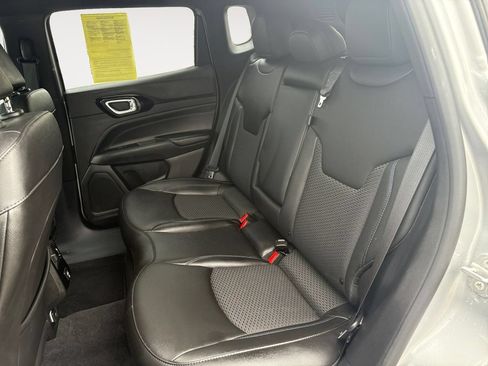 Used 2025 Jeep Compass Latitude w/ Altitude Special Edition AWD/4WD image 13