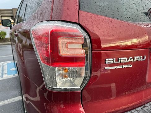 Used 2018 Subaru Forester 2.5i Touring image 10