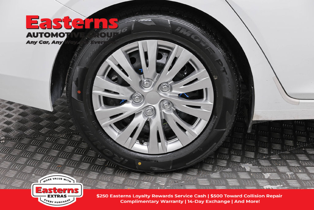 Used 2024 Nissan Sentra S FWD image 27