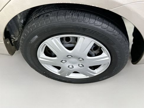 Used 2010 Toyota Corolla LE image 11