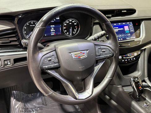 Used 2021 Cadillac XT6 Luxury image 4