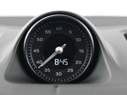 Used 2025 Porsche Cayenne Coupe image 12