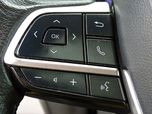 Used 2024 Toyota Sienna XLE FWD image 37