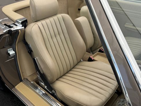 Used 1987 Mercedes-Benz 560 SL image 14