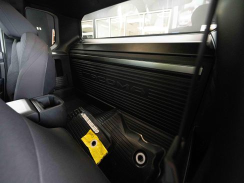 Used 2025 Toyota Tacoma SR AWD/4WD image 19