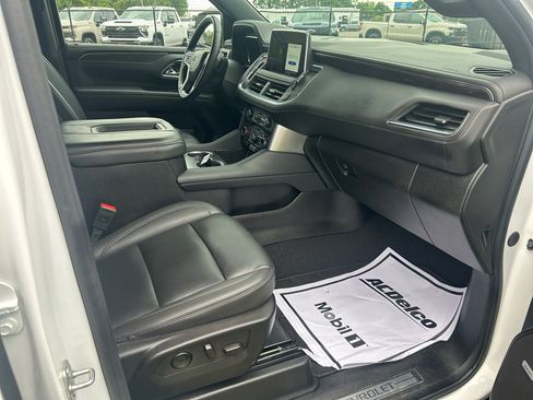 Used 2024 Chevrolet Tahoe Z71 w/ Luxury Package AWD/4WD image 13
