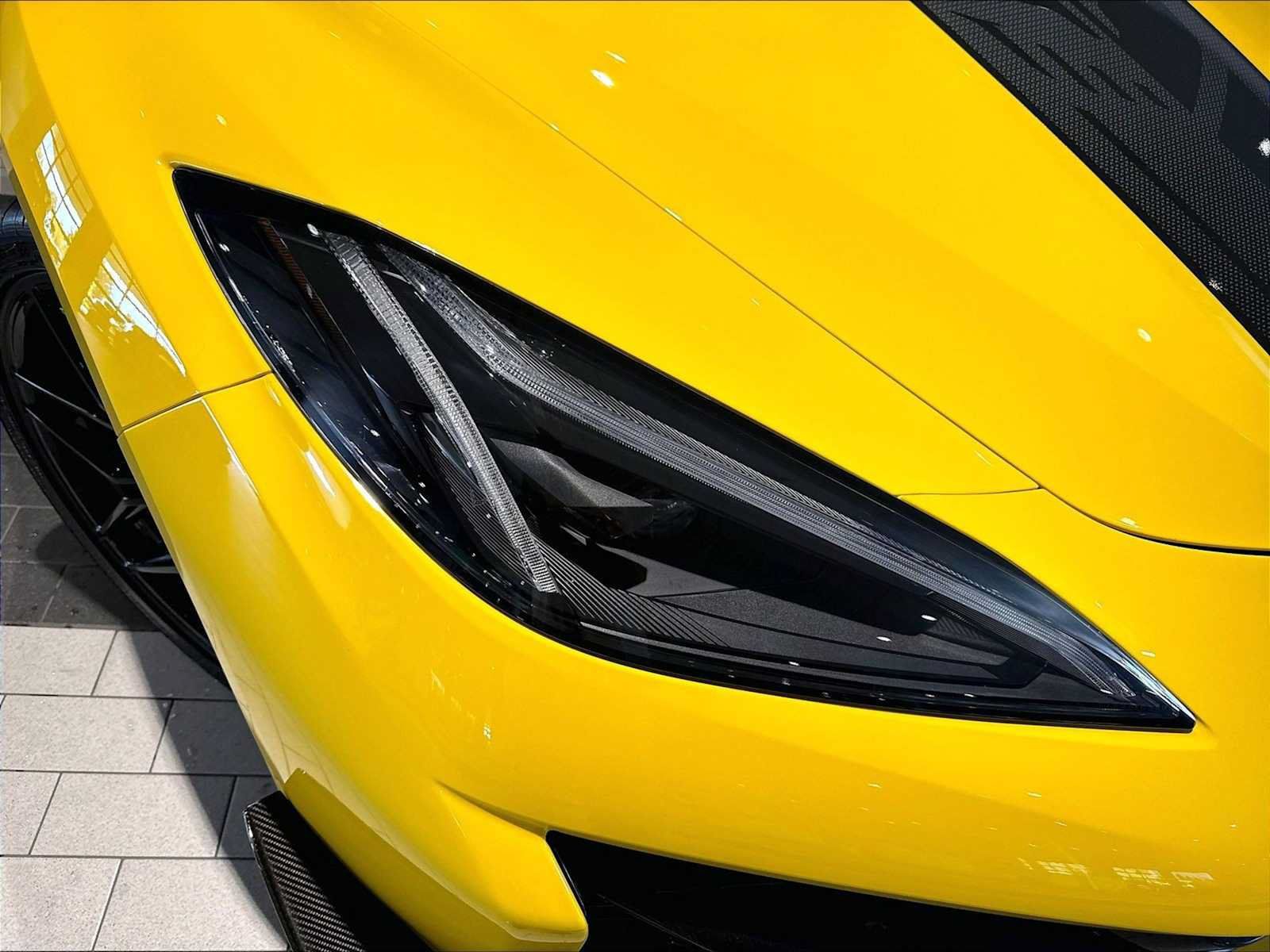 Used 2025 Chevrolet Corvette Z06 w/ Stealth Interior Trim Package RWD image 15