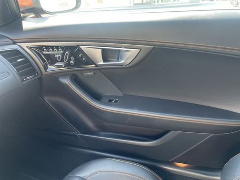 Used 2015 Jaguar F-TYPE R image 24