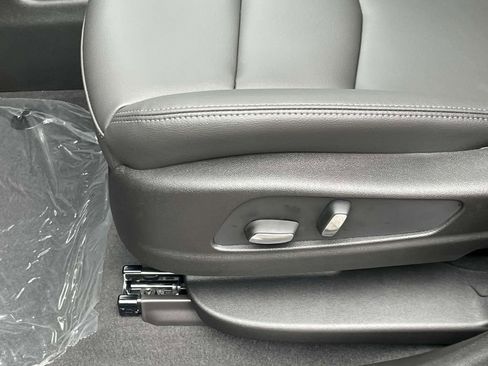 New 2025 Cadillac XT6 Luxury image 22