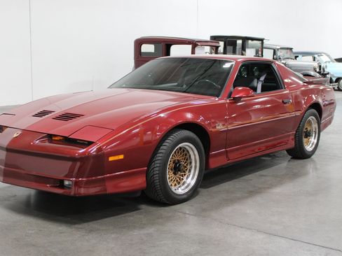 Used 1989 Pontiac Firebird Trans Am RWD image 10