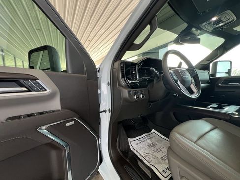 Certified 2025 GMC Sierra 2500 SLT w/ SLT Premium Package image 16