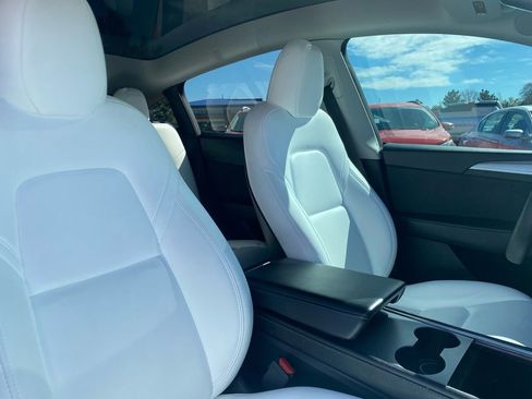 Used 2023 Tesla Model Y Long Range AWD/4WD image 18