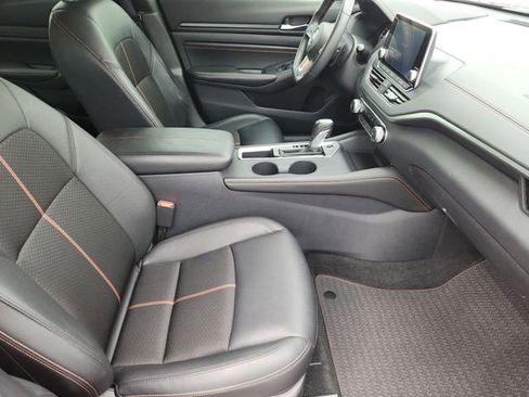 Used 2022 Nissan Altima 2.5 SR FWD image 10