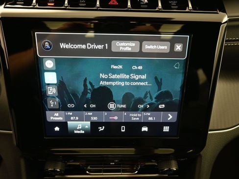 New 2025 Jeep Grand Cherokee L Altitude image 3