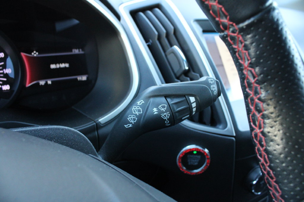 Used 2020 Ford Edge ST-Line w/ Cold Weather Package FWD image 13