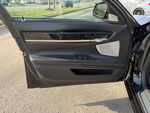 Used 2013 BMW 750Li image 16