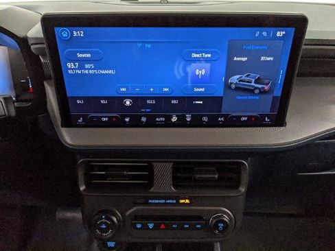 Certified 2025 Ford Maverick Lariat w/ Black Appearance Package image 9