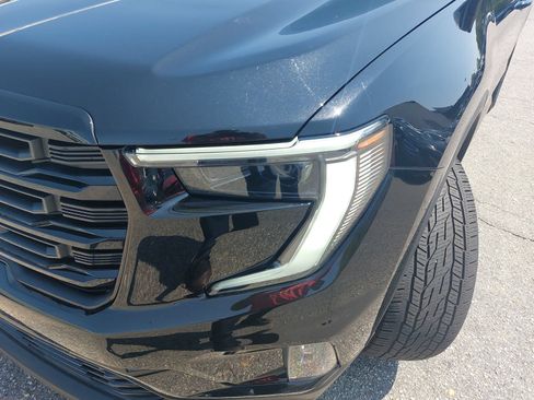 Used 2025 GMC Acadia Elevation w/ Elevation Premium Package FWD image 32