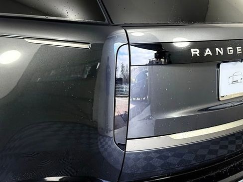 New 2025 Land Rover Range Rover Long Wheelbase SE image 14