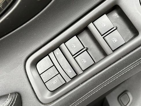 Used 2015 Buick LaCrosse Leather image 18