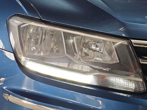 Used 2019 Volkswagen Tiguan SEL image 8