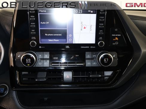 Used 2021 Toyota Highlander XSE AWD/4WD image 24