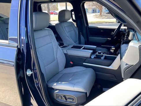 Used 2025 Toyota Tundra Limited image 9