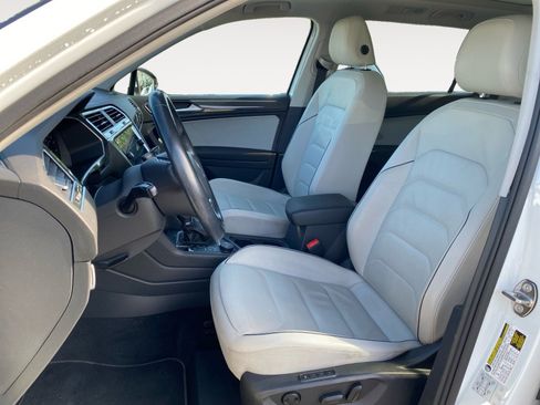 Used 2018 Volkswagen Tiguan SEL Premium AWD/4WD image 10