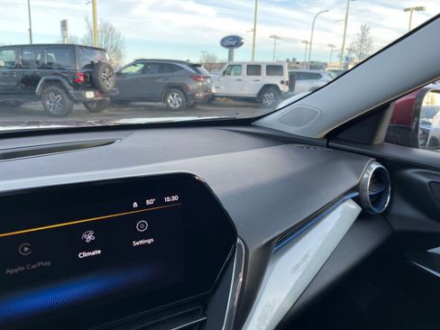 Used 2025 Chevrolet Trax LT image 33