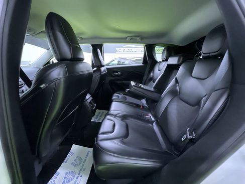 Used 2021 Jeep Cherokee Latitude Plus image 26