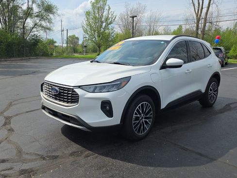 Used 2024 Ford Escape SE FWD image 3