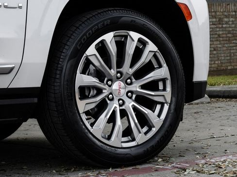 Used 2022 GMC Yukon XL Denali image 72