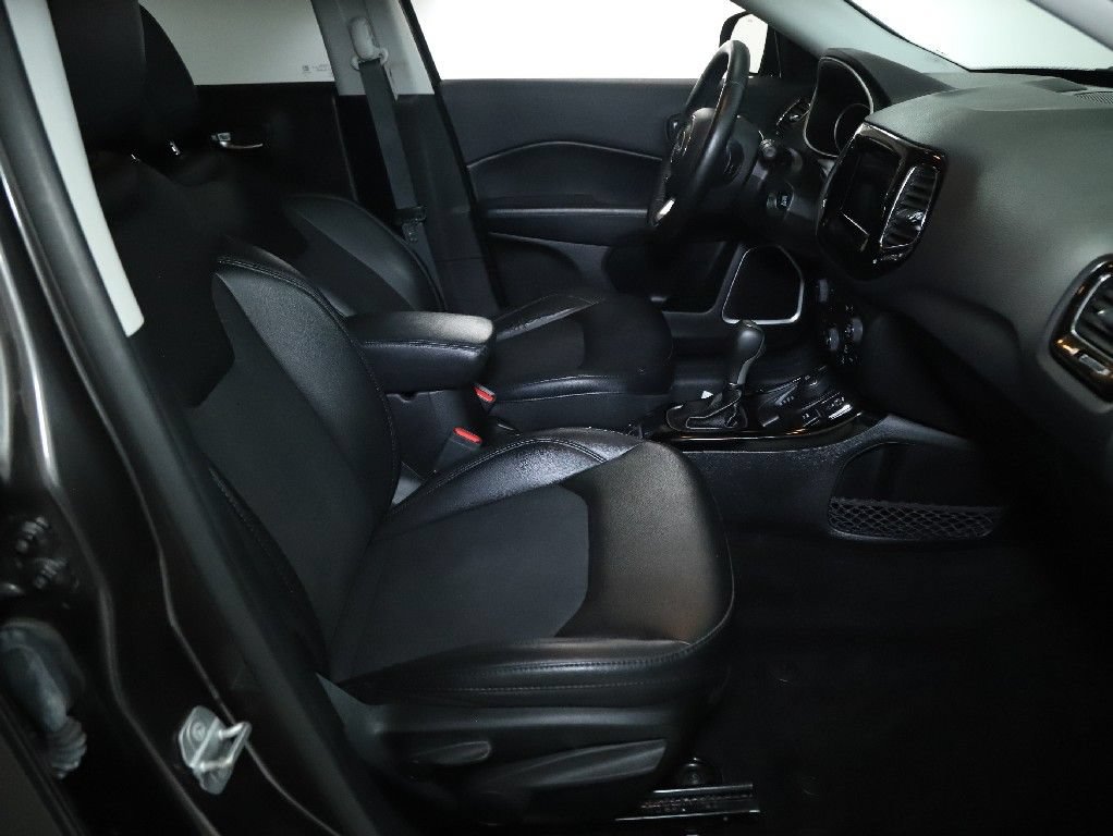 Used 2019 Jeep Compass Latitude AWD/4WD image 34