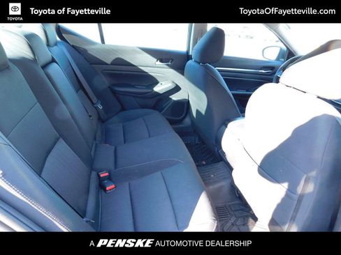 Used 2022 Nissan Altima 2.5 SV image 5