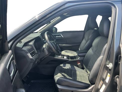 Used 2024 Mitsubishi Outlander SE Black Edition FWD image 14