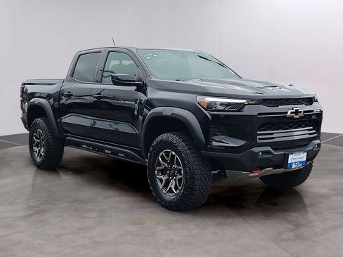 Used 2024 Chevrolet Colorado ZR2 w/ Safety Package AWD/4WD image 3