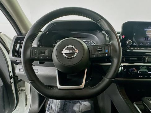 Used 2024 Nissan Pathfinder SV image 13