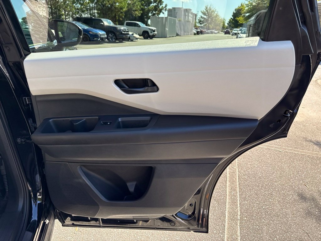 Certified 2024 Nissan Pathfinder SV w/ SV Premium Package FWD image 31