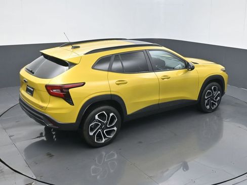 Used 2024 Chevrolet Trax RS w/ Sunroof Package image 21