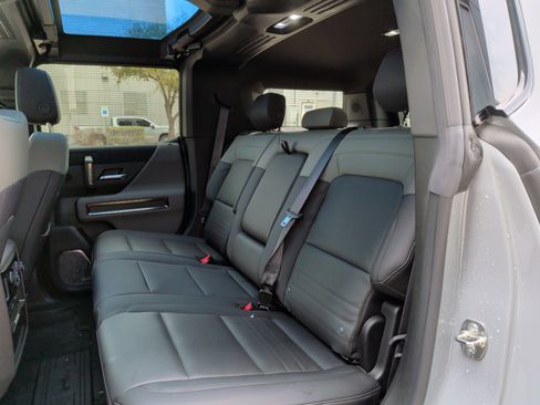 Used 2024 GMC Hummer EV 3X w/ Extreme Off-Road Package image 30