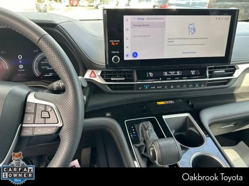 Used 2025 Toyota Sienna Platinum AWD/4WD image 11