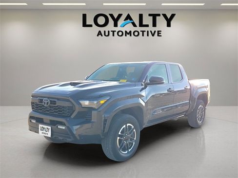 Used 2024 Toyota Tacoma TRD Sport w/ TRD Sport Upgrade Package image 1