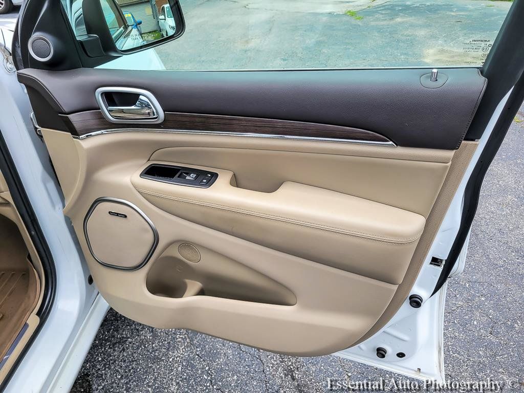 Used 2018 Jeep Grand Cherokee Overland AWD/4WD image 33
