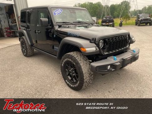 Used 2024 Jeep Wrangler Unlimited AWD/4WD image 1
