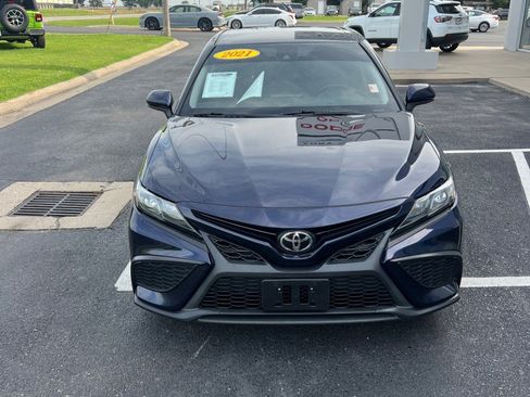 Used 2021 Toyota Camry SE FWD image 5
