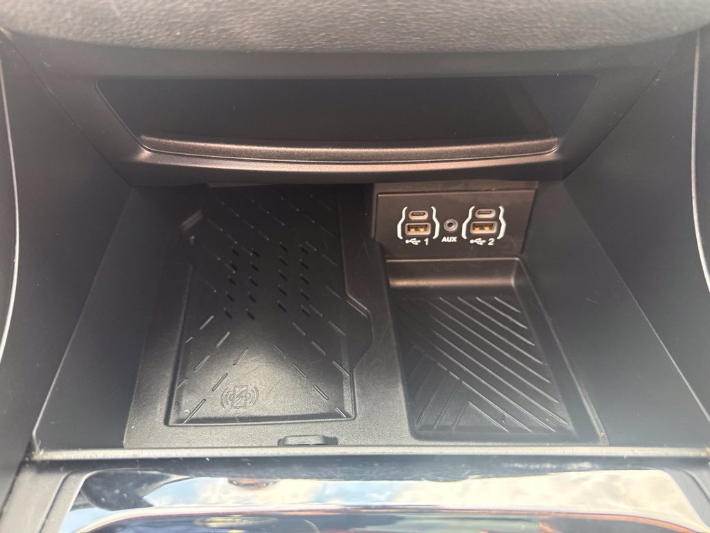 Used 2025 Chrysler Pacifica Limited FWD image 40