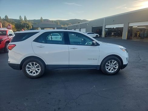 Used 2019 Chevrolet Equinox LS image 6