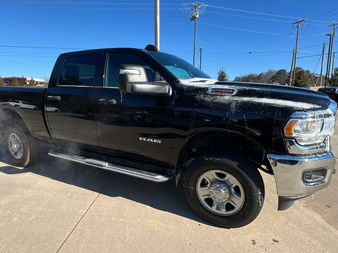 Used 2024 RAM 2500 Big Horn w/ Bed Utility Group image 5