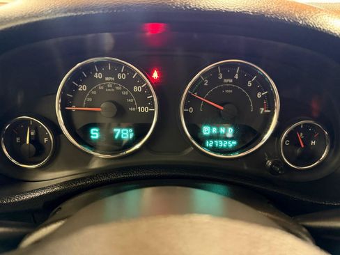 Used 2018 Jeep Wrangler Sport AWD/4WD image 16