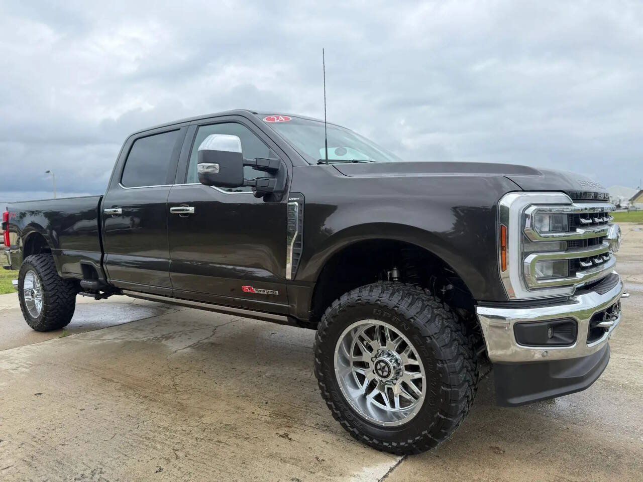 Used 2024 Ford F250 Lariat w/ Lariat Ultimate Package AWD/4WD image 1